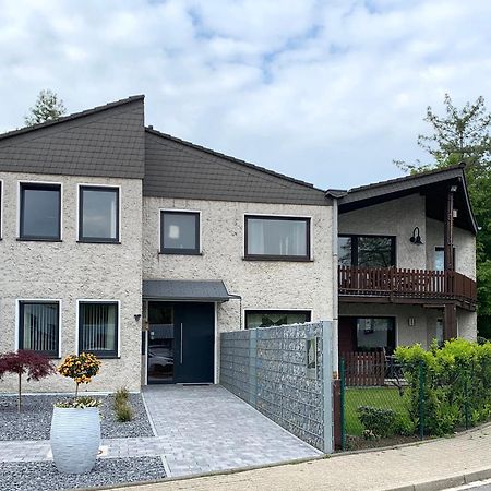 Besotel Erkrath- Schicke Fewo Oder Apartments Zentral Naehe Bahnhof Und Autobahn Im Neandertal Mit Glasfaser Wlan Und Freies Parken エクステリア 写真