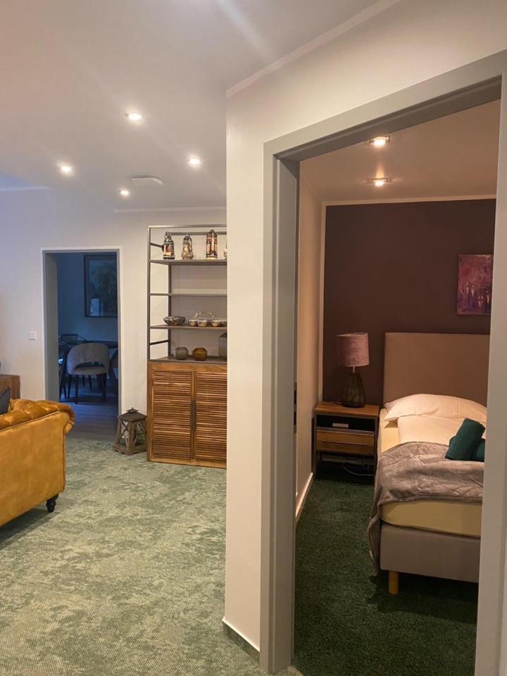 Besotel Erkrath- Schicke Fewo Oder Apartments Zentral Naehe Bahnhof Und Autobahn Im Neandertal Mit Glasfaser Wlan Und Freies Parken エクステリア 写真