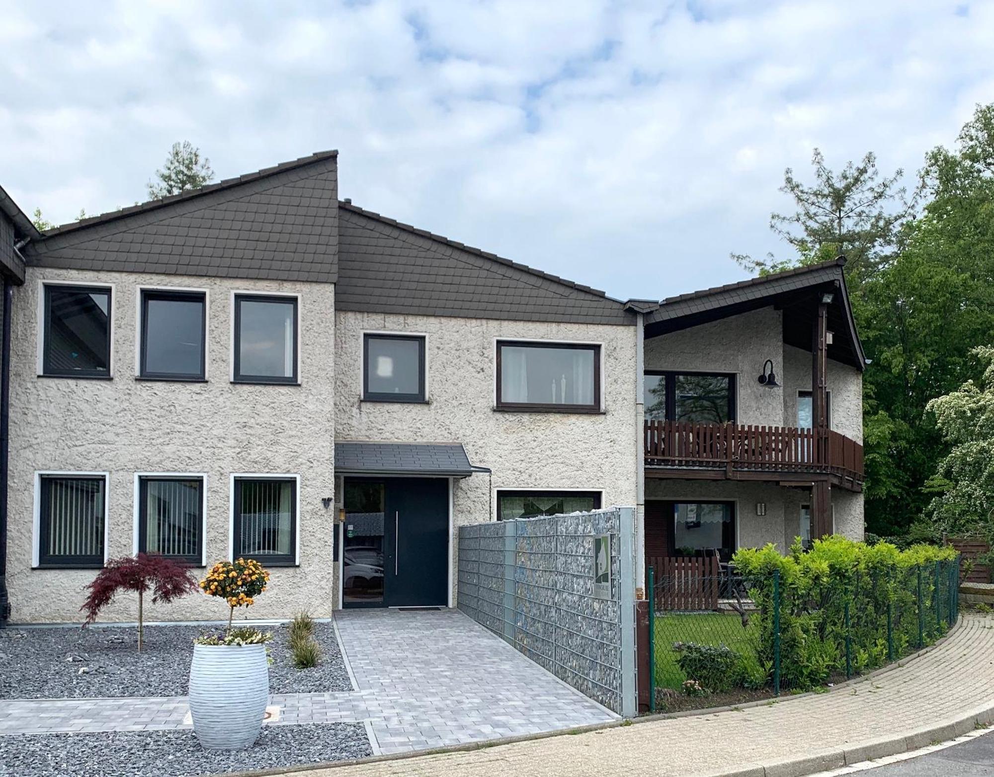 Besotel Erkrath- Schicke Fewo Oder Apartments Zentral Naehe Bahnhof Und Autobahn Im Neandertal Mit Glasfaser Wlan Und Freies Parken エクステリア 写真