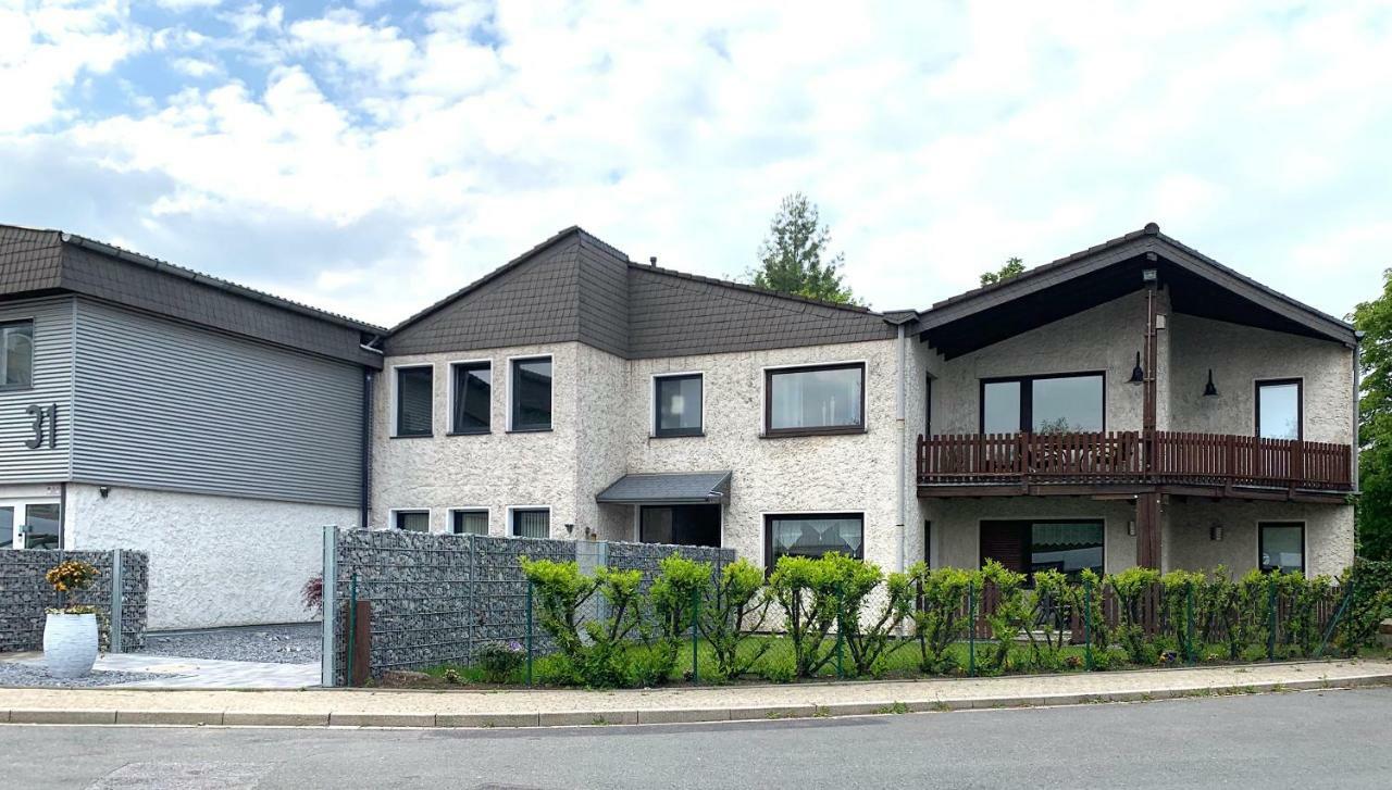 Besotel Erkrath- Schicke Fewo Oder Apartments Zentral Naehe Bahnhof Und Autobahn Im Neandertal Mit Glasfaser Wlan Und Freies Parken エクステリア 写真