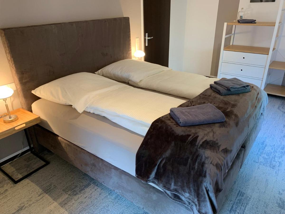 Besotel Erkrath- Schicke Fewo Oder Apartments Zentral Naehe Bahnhof Und Autobahn Im Neandertal Mit Glasfaser Wlan Und Freies Parken エクステリア 写真